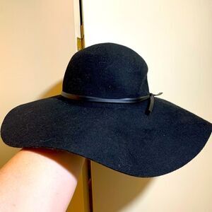 H&M Black Floppy Felt hat with brim band - Size M